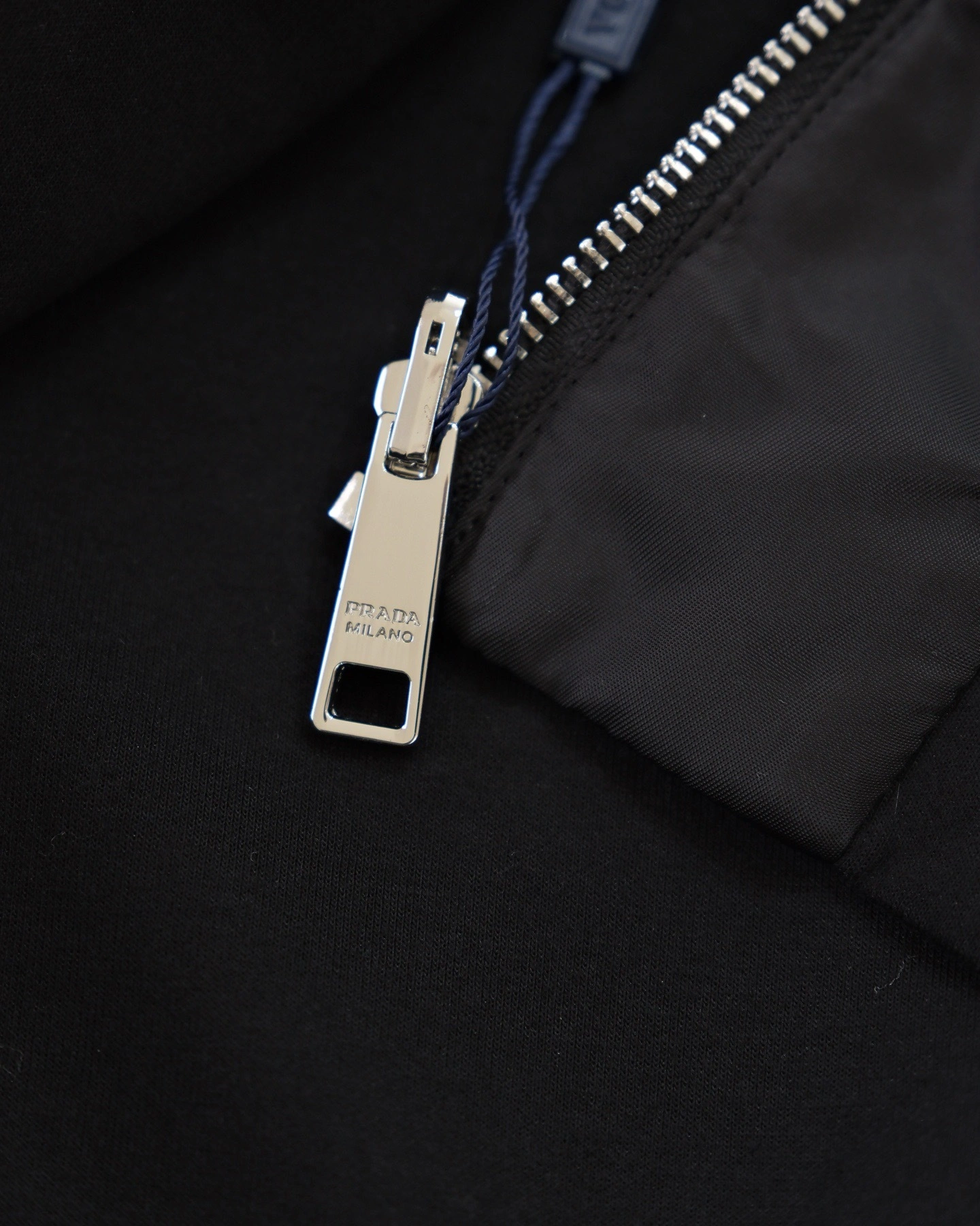 wg.luxury -- Pr141 reversible nylon item: E-F110J1434